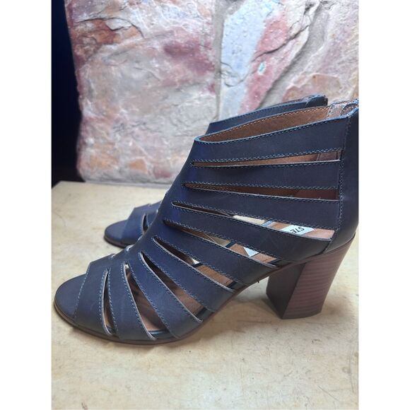 Steve Madden Vendettaa Navy Open-Toe Caged Block Heeled Bootie Sz 8.5B - Picture 3 of 11